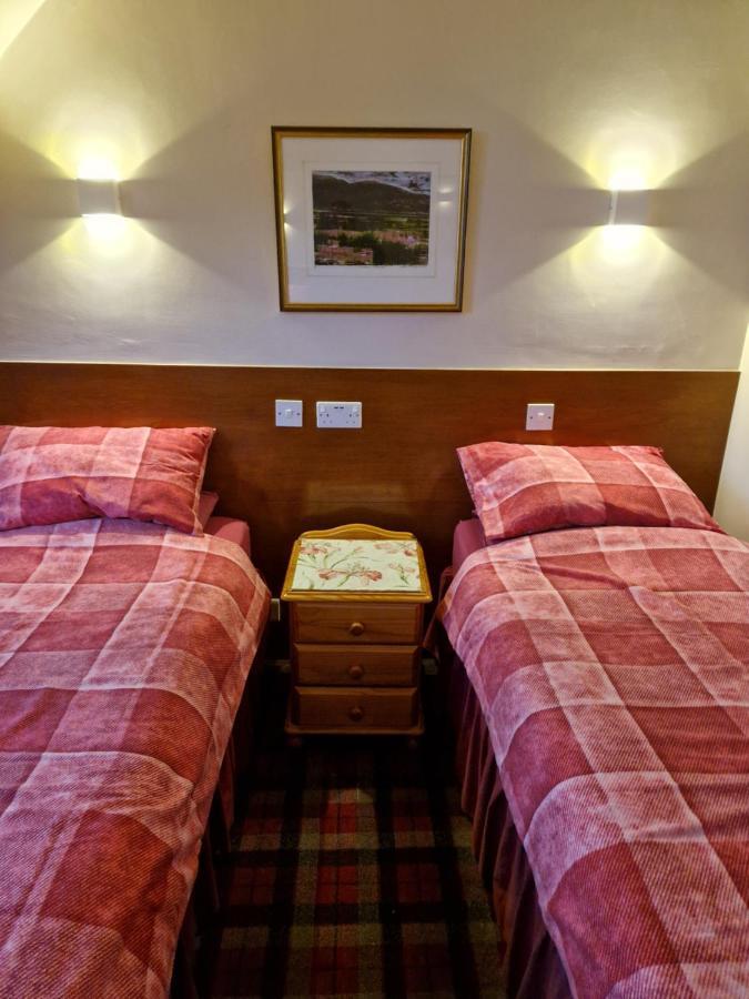 Standard Twin Room with Mountain View
