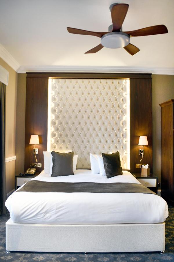 Family Room,1426132233:JPEG