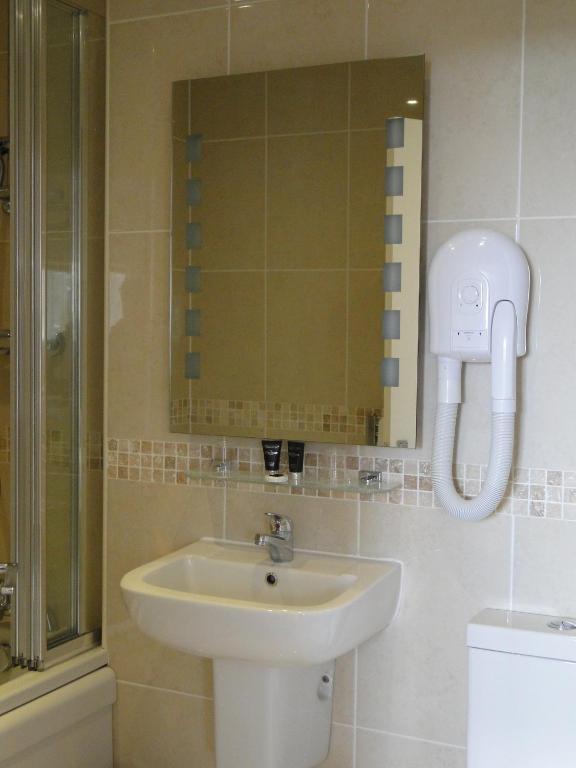 Single Room,12437661:JPEG