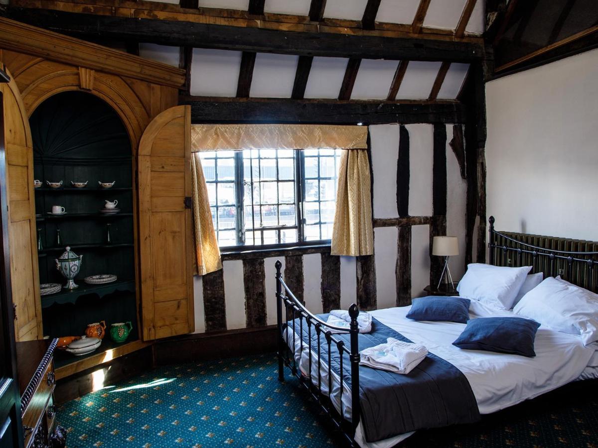 Double Room with Shared Bathroom