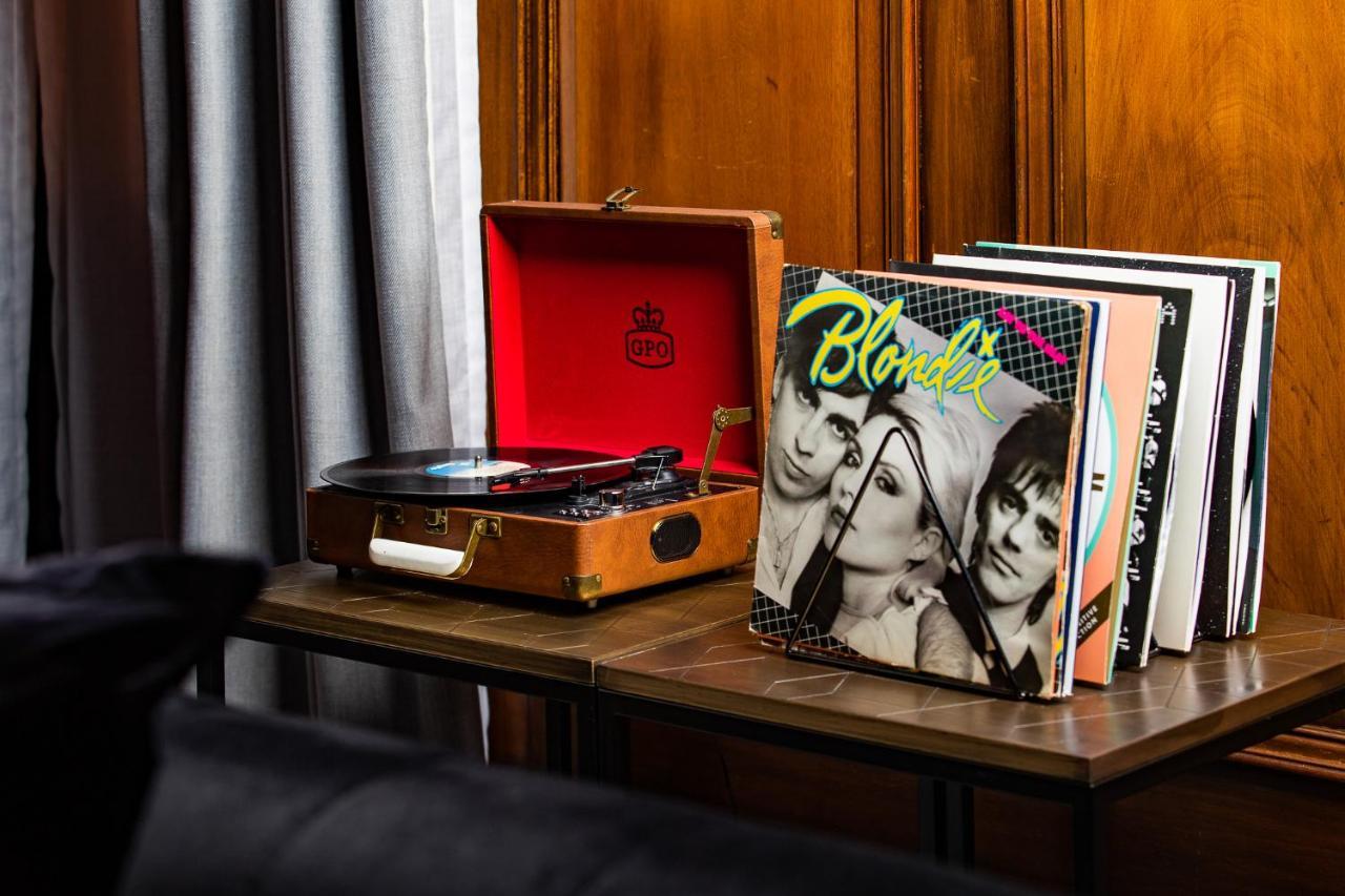 Heritage King Suite,1432780843:JPEG