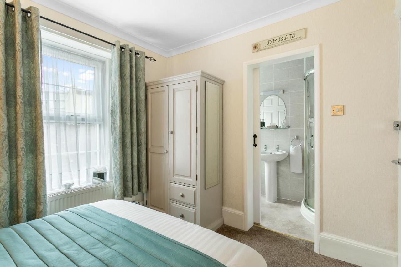 Standard Double Room,1267894069:JPEG