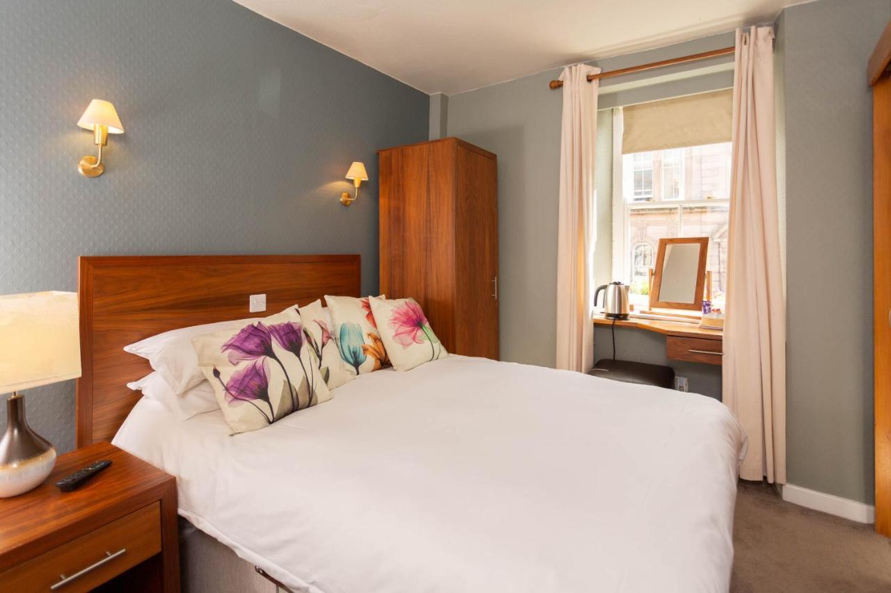 Small Double Room,1271049598:JPEG