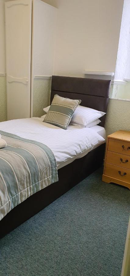 Single Room,1272243490:JPEG