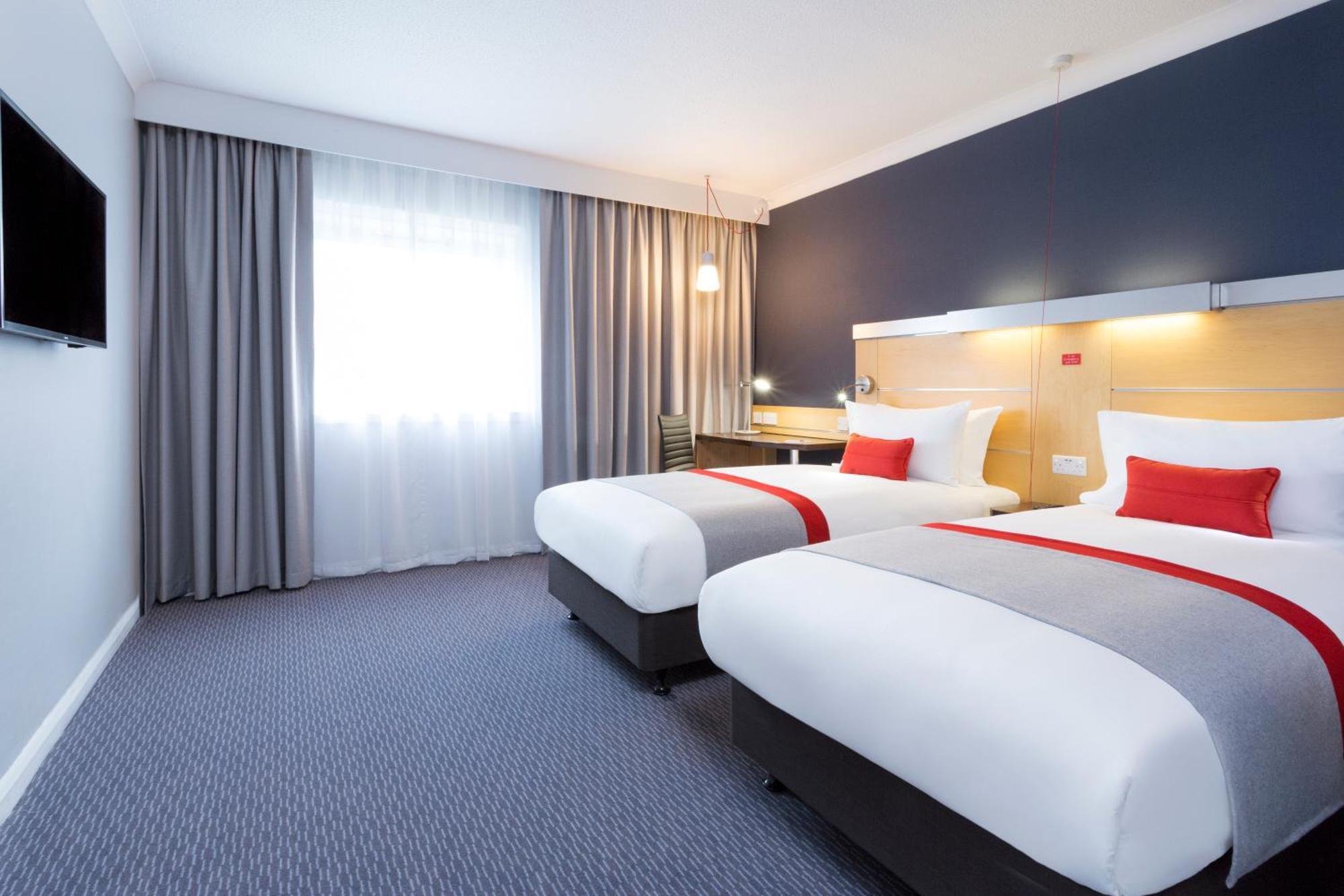 Standard Twin Room with Free Hot Breakfast - Accessible,1273948948:JPEG