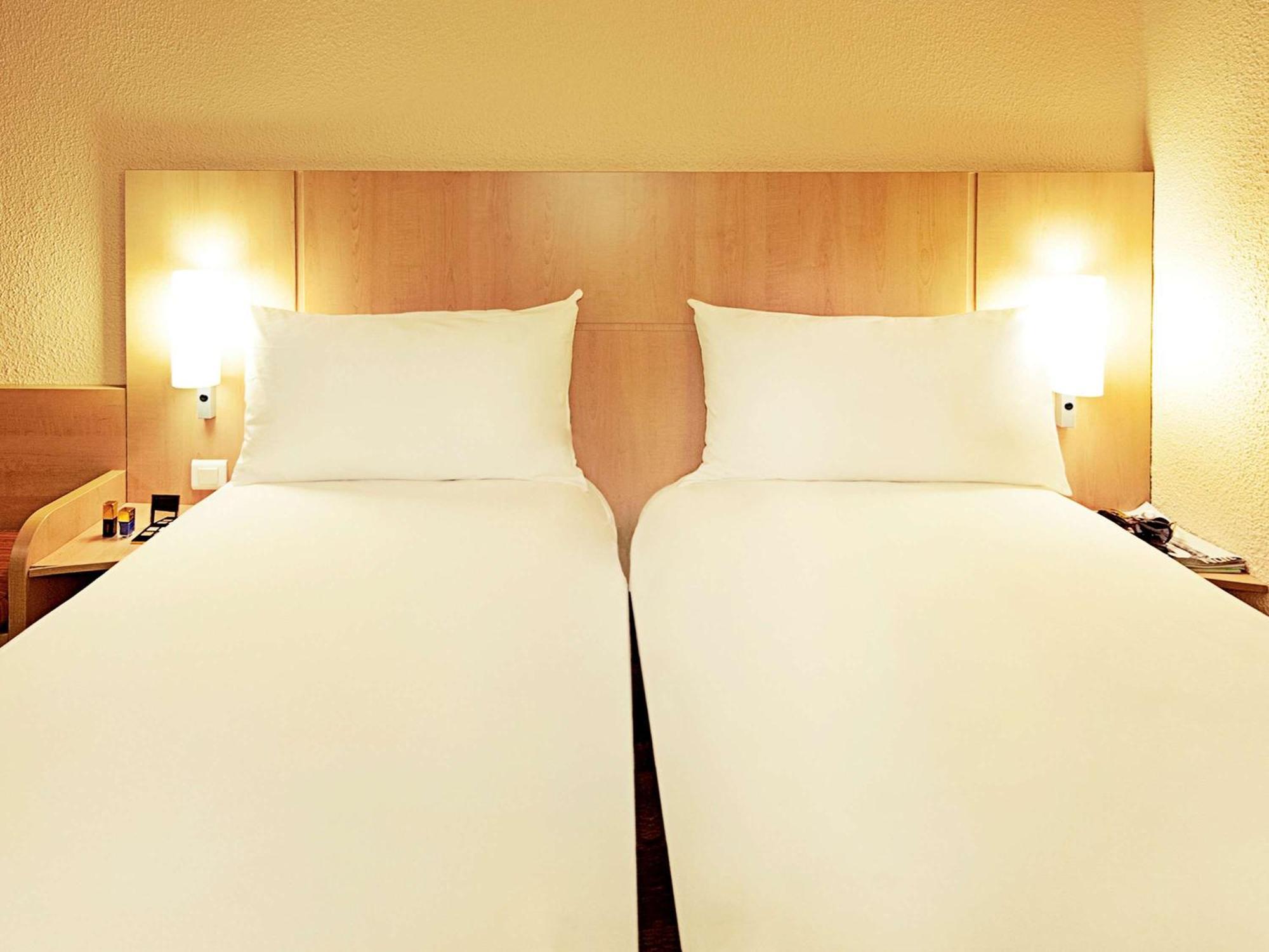 Standard Twin Room,1704827482:JPEG