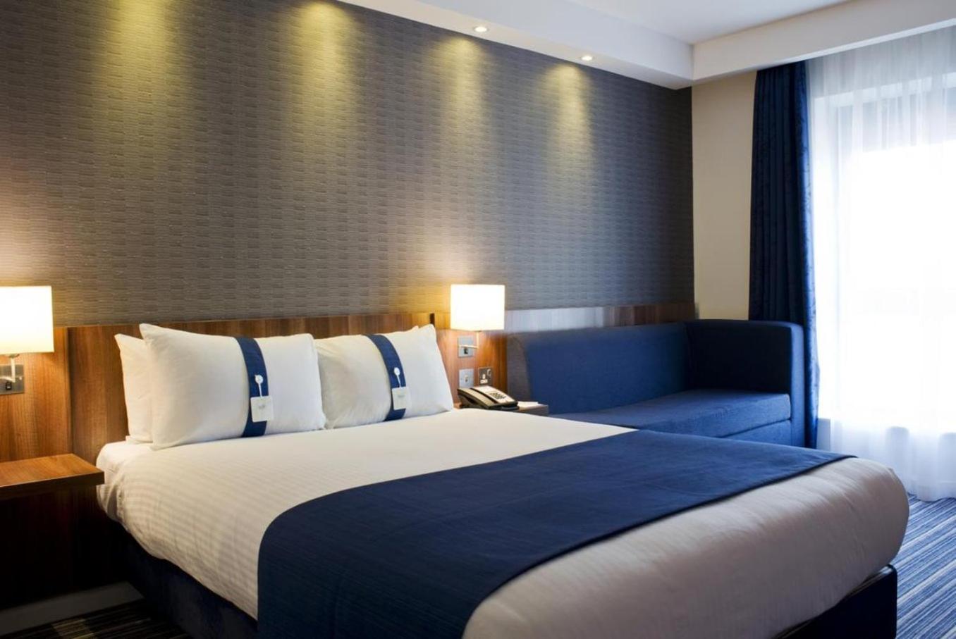 Standard Double Room with Single Sofa Bed and Free Hot Breakfast,1274102785:JPEG