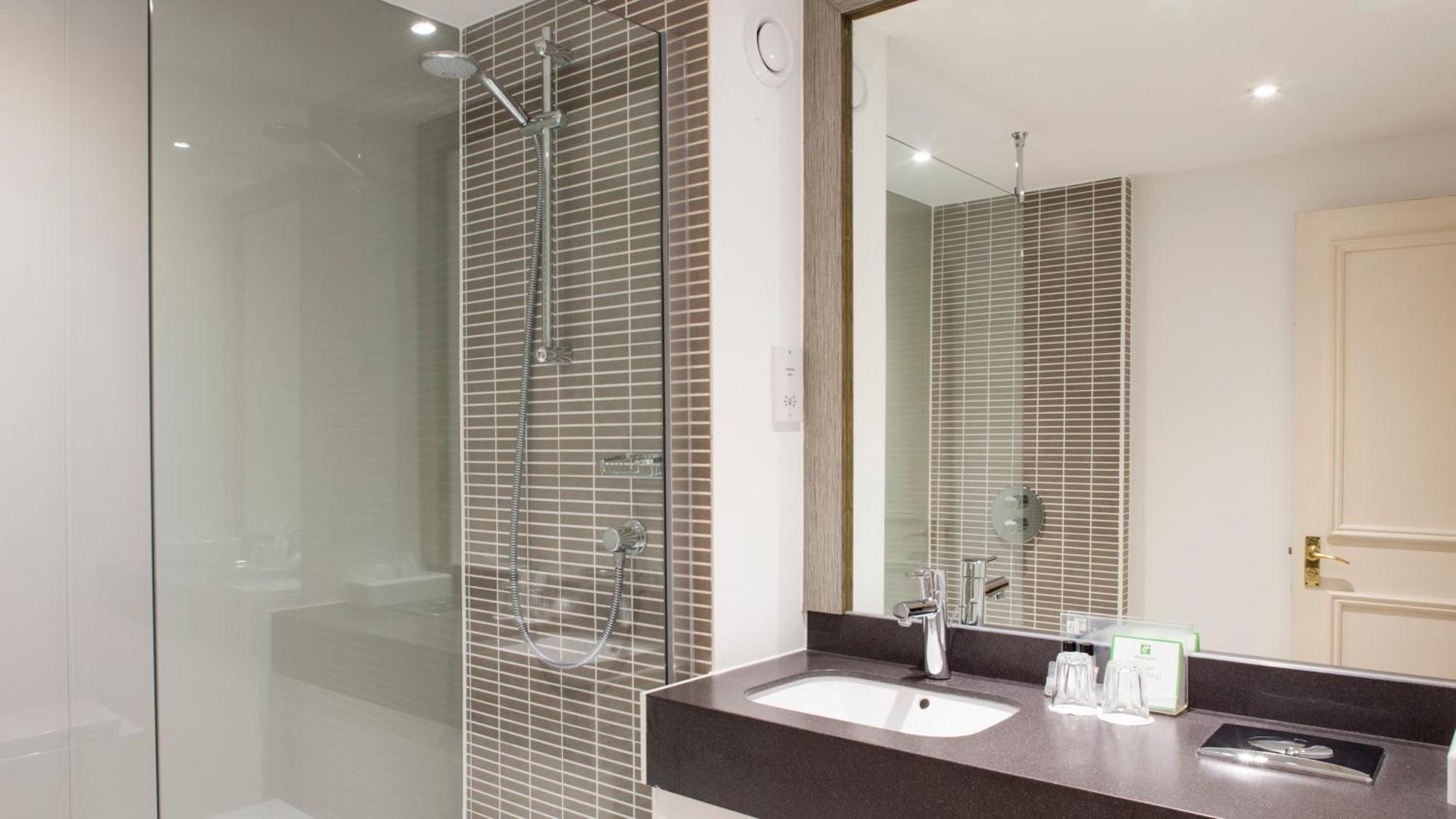Double Room with One Single Bed and Single Sofa Bed,1592046664:JPEG