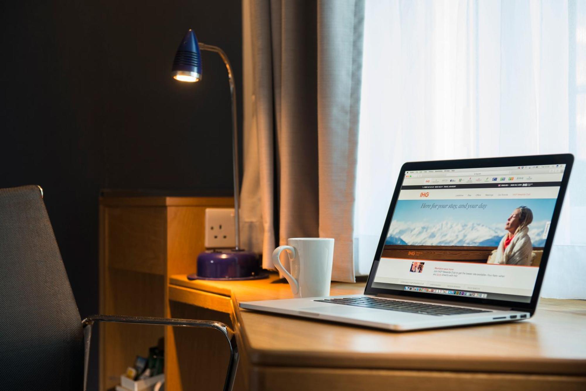 Double Room with Free Hot Breakfast - Accessible