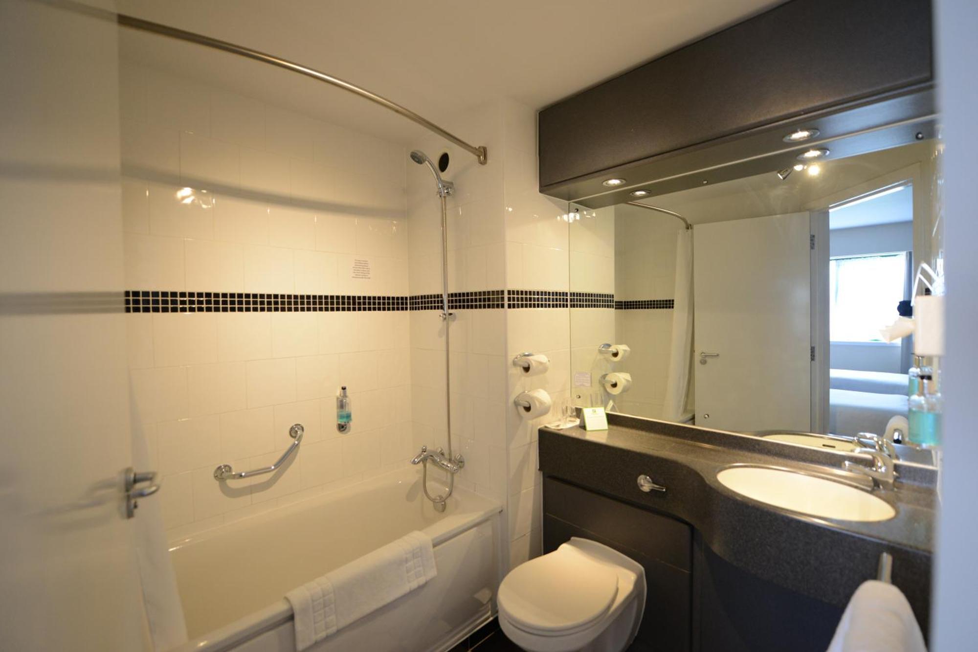 Standard Twin Room with Ring View