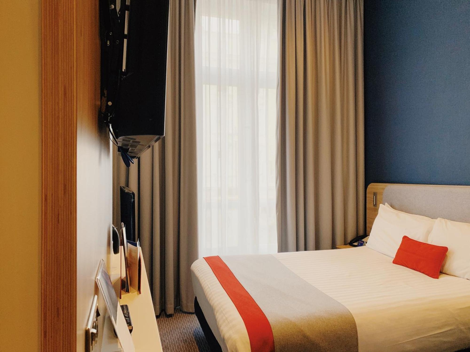 Standard Double Room with Single Sofa Bed and Free Hot Breakfast