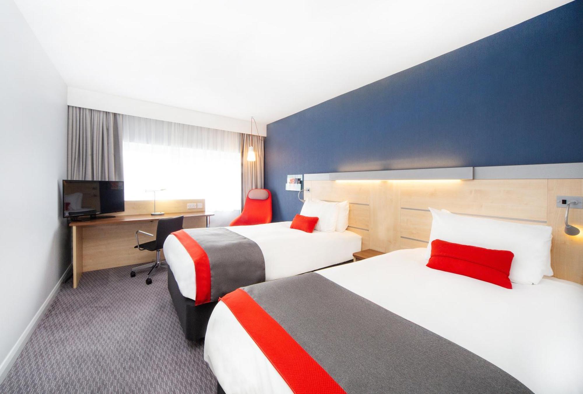 Standard Twin Room with Free Hot Breakfast,1279392967:JPEG