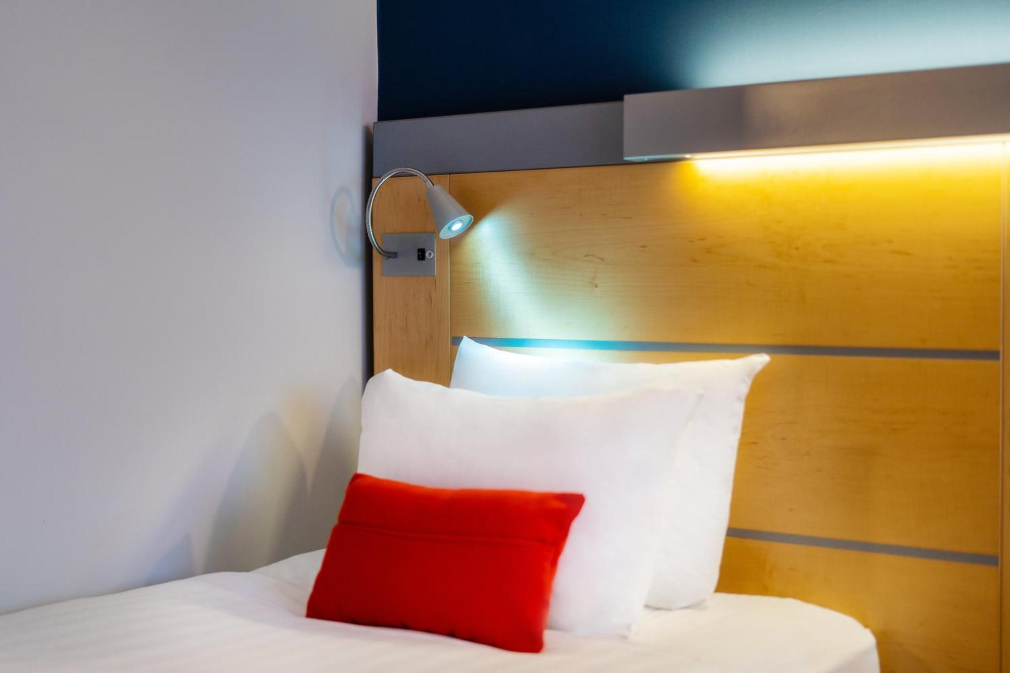 Standard Room with Free Hot Breakfast,1225737470:JPEG