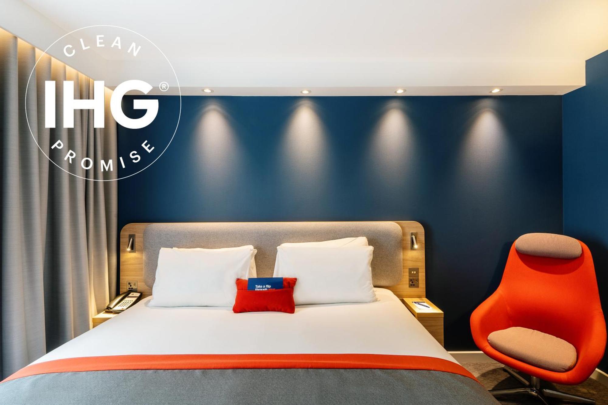 Standard Queen Room with Single Sofa Bed and Free Hot Breakfast,1284640645:JPEG
