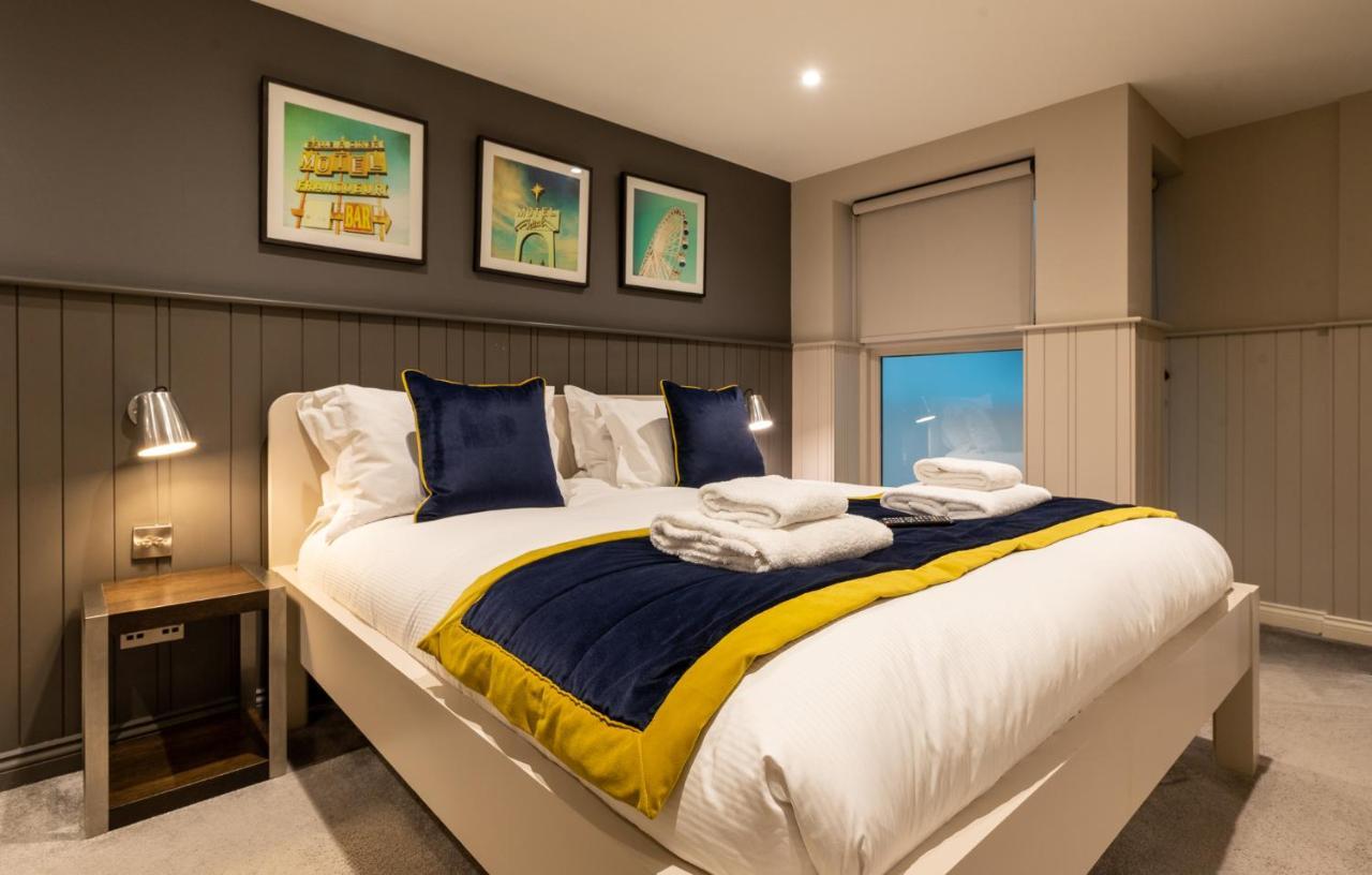 Suite (No pets permitted),1299951070:JPEG