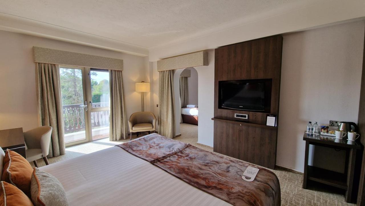 Family Room,1307470759:JPEG