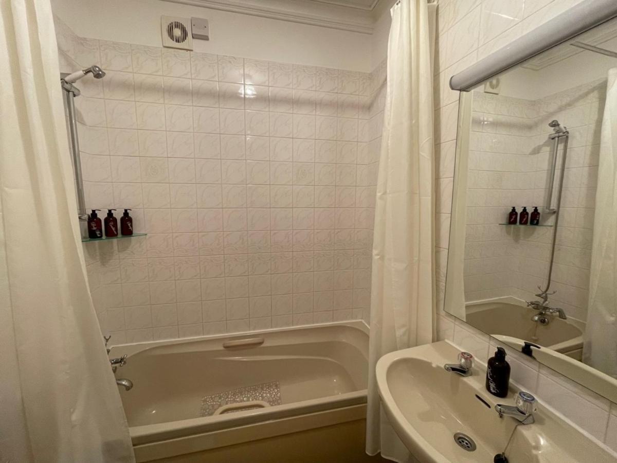 Double Room,1693326382:JPEG