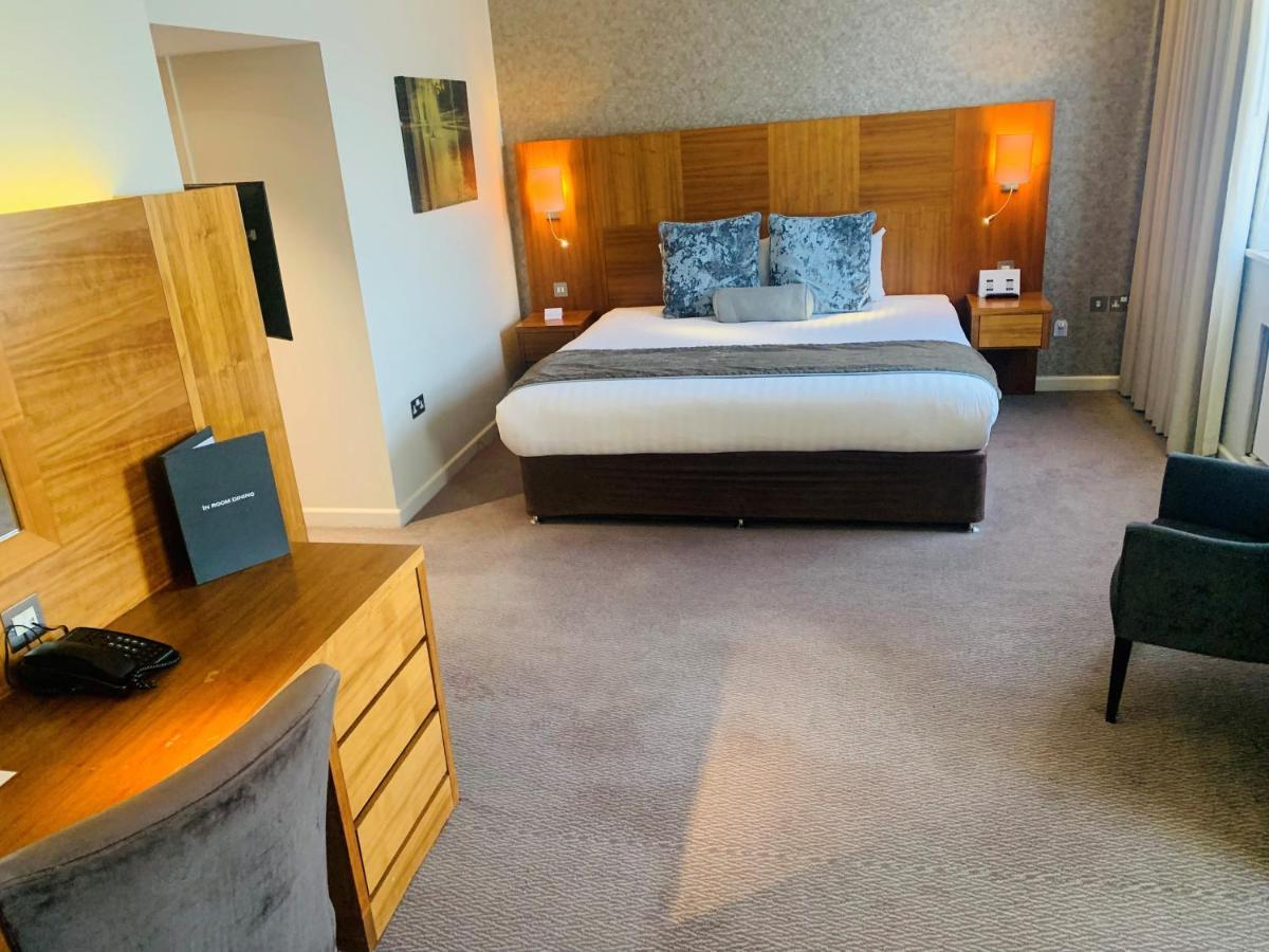 Suite,1332841883:JPEG