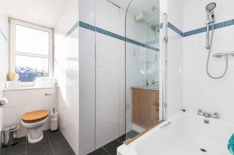 Twin Room with Private External Bathroom,1346278373:JPEG