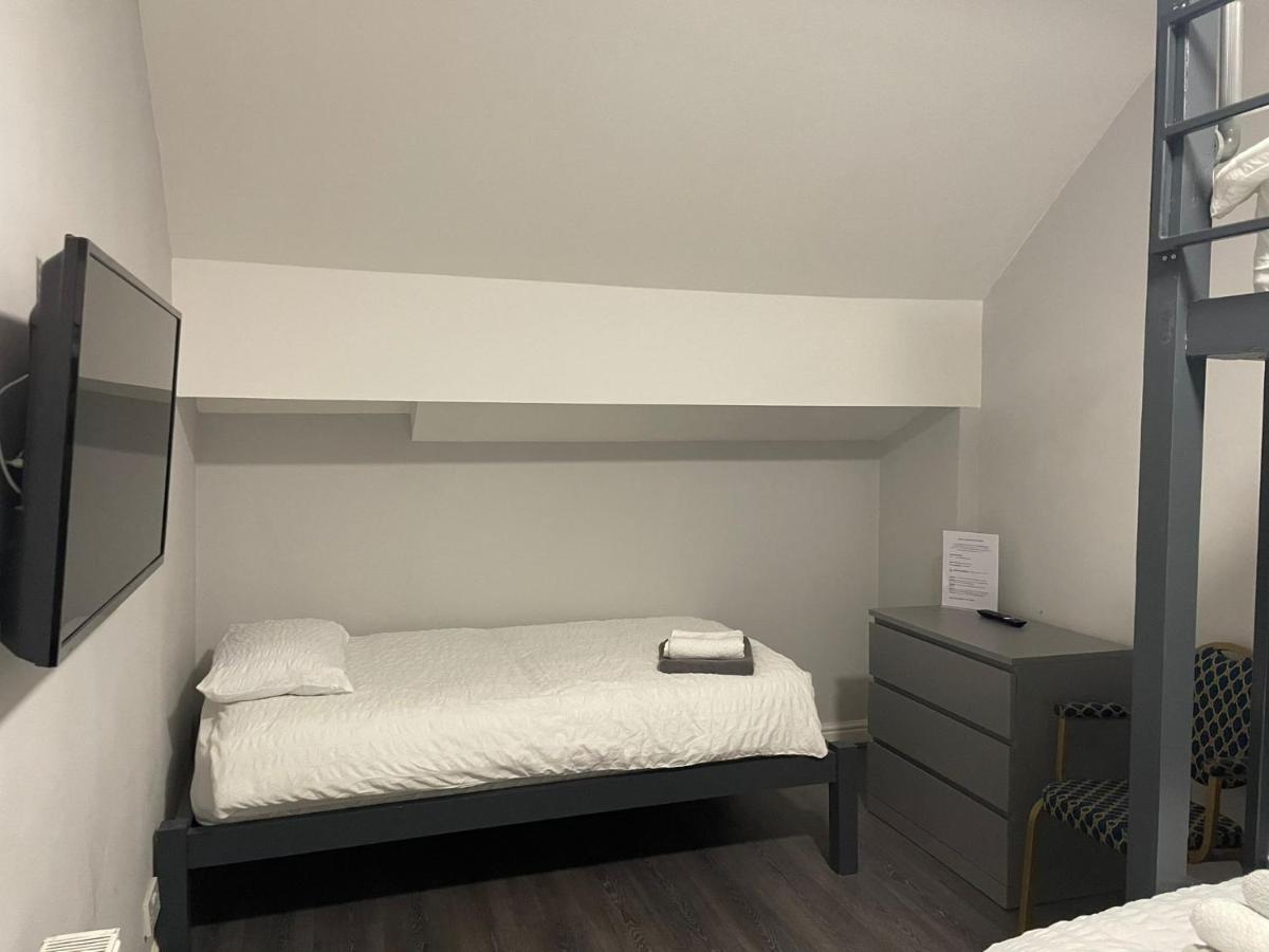 Family Room,1350369754:JPEG
