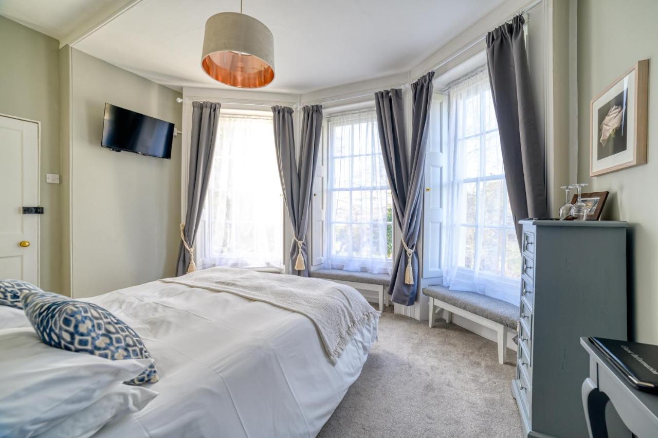 Family Room with Private Bathroom,1353648526:JPEG