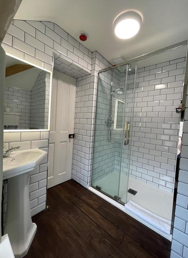 Small Double Room,1358084648:JPEG