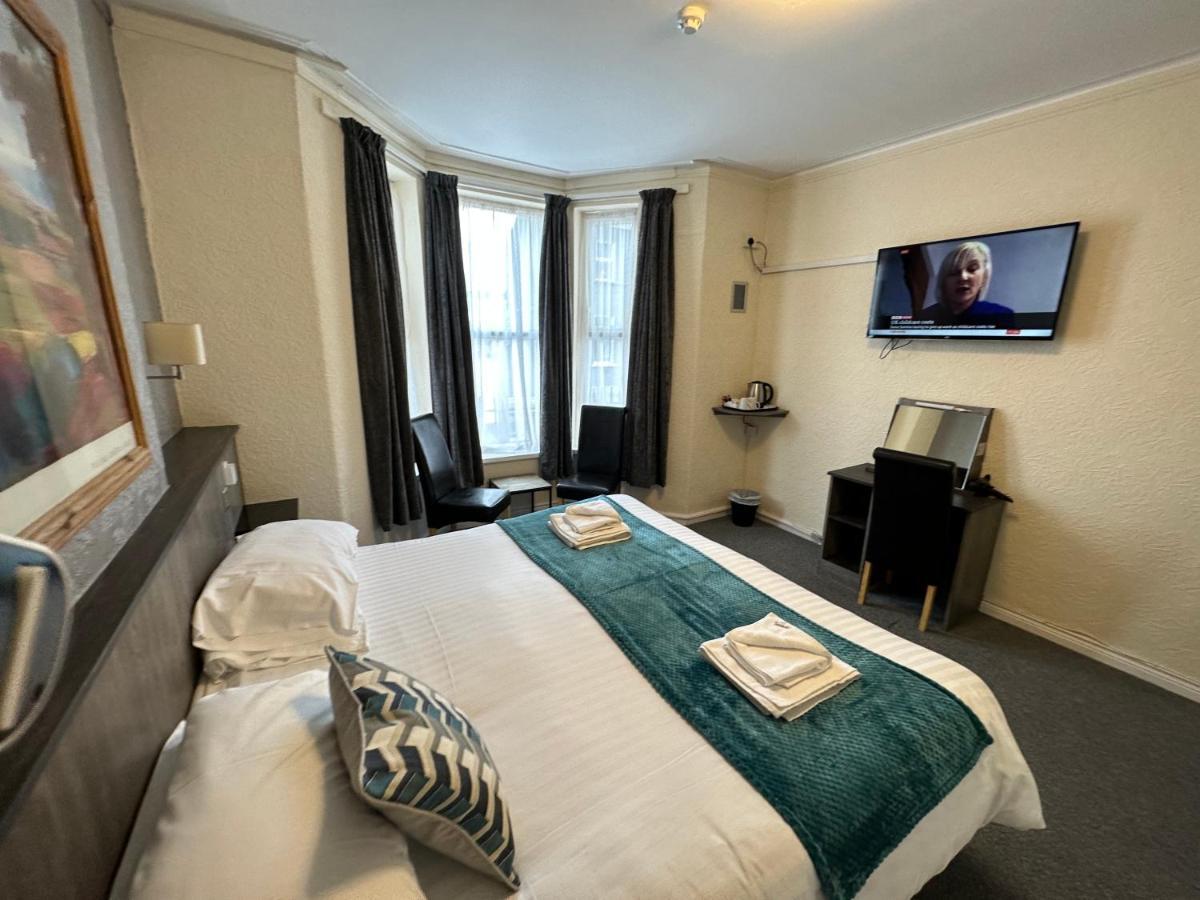 Deluxe Double Room,1365782900:JPEG
