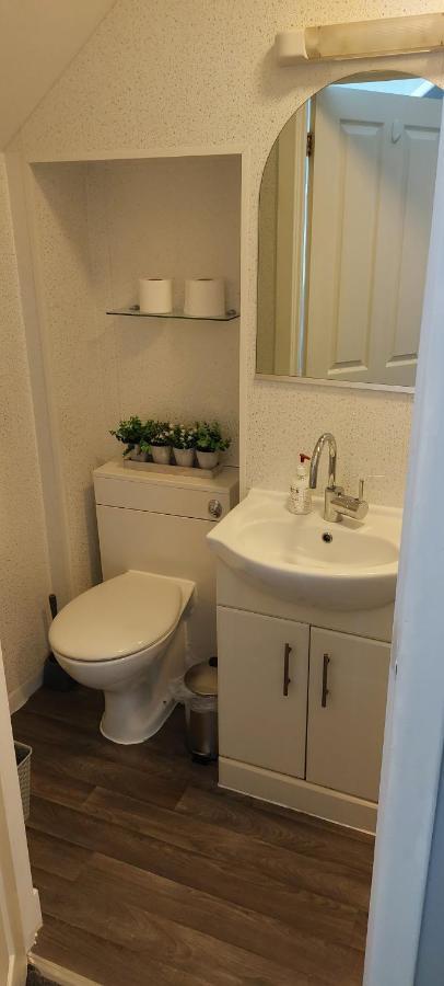 Small Double Room,1352646586:JPEG