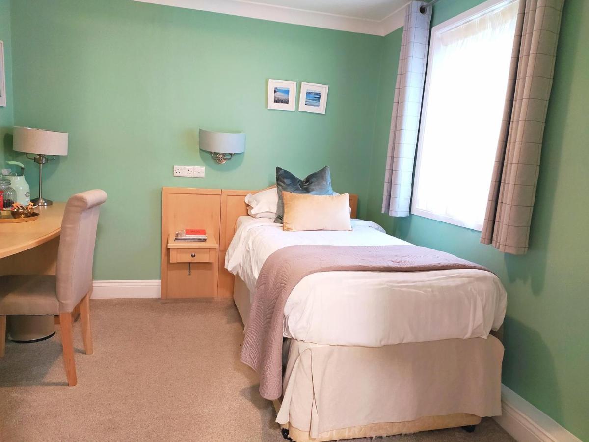 Single Room,1742572531:JPEG