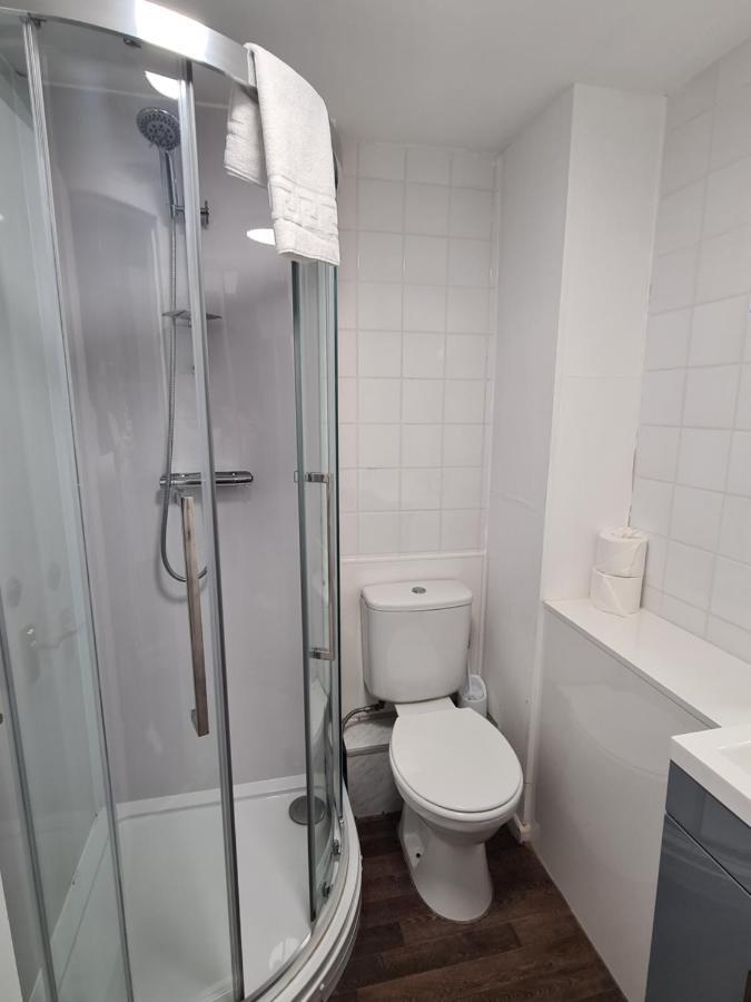 Double Room with Private External Bathroom,1372714421:JPEG