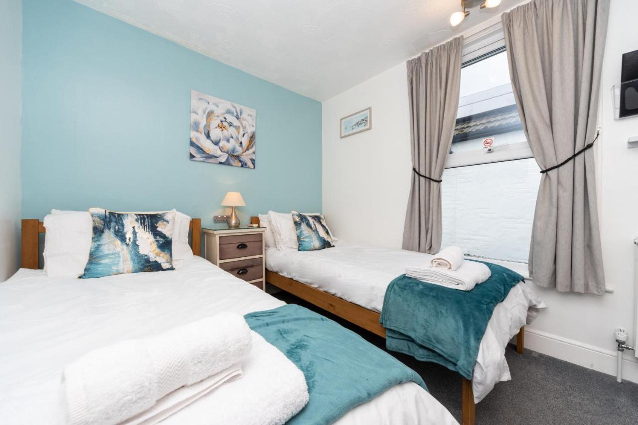 Standard Twin Room,1377073655:JPEG