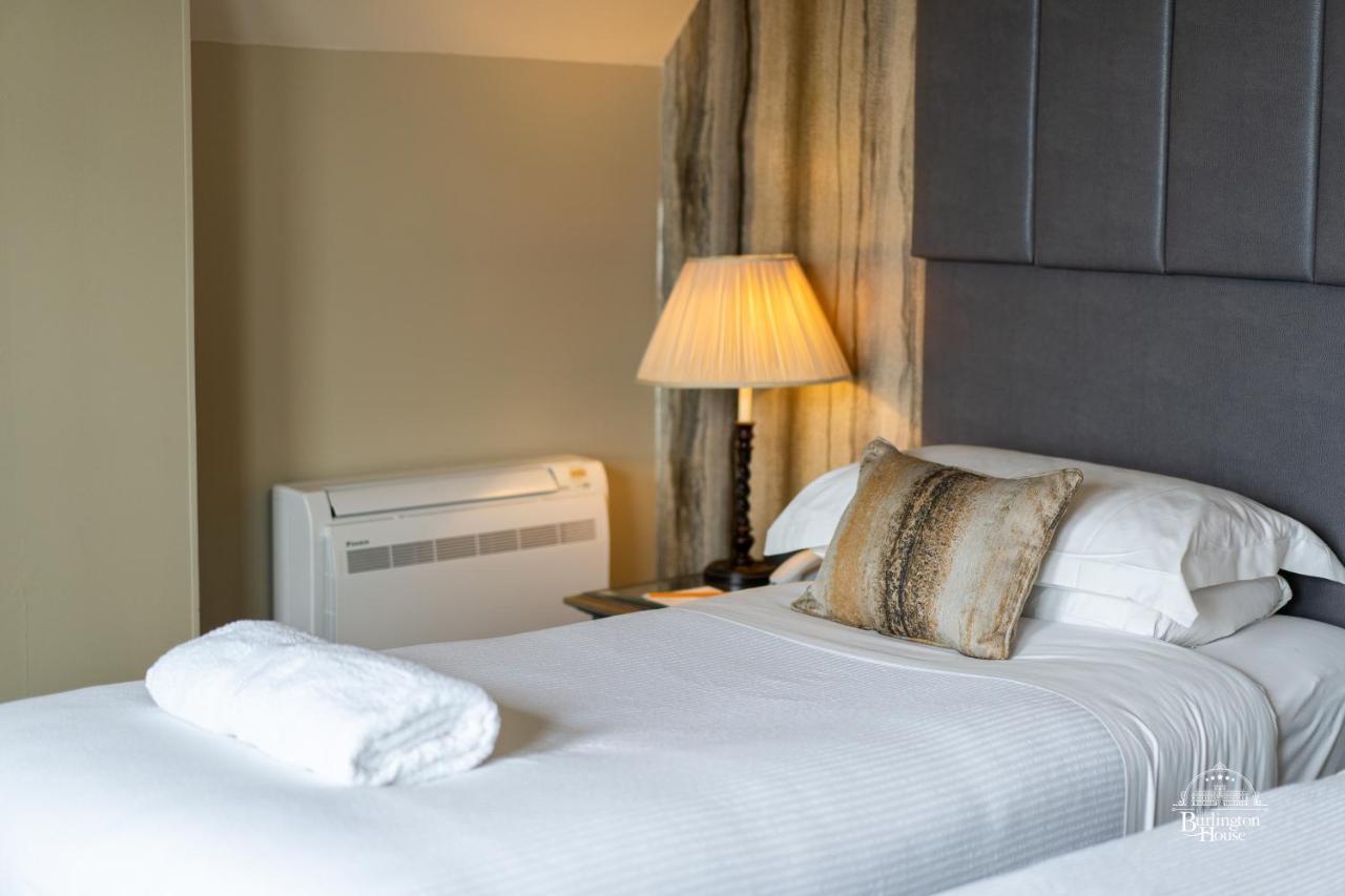 Twin Room,1379609882:JPEG