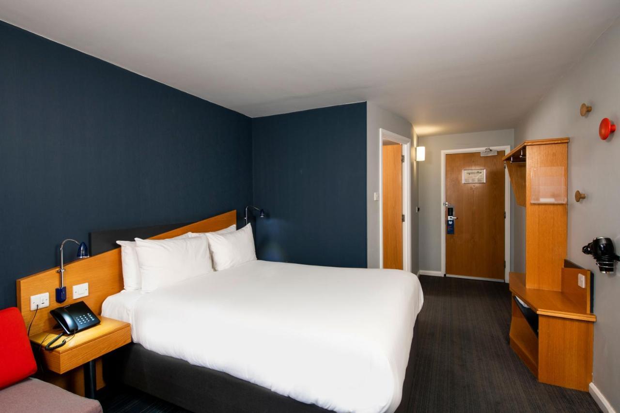 Standard Double Room with Sofa Bed and Free Hot Breakfast,1381759310:JPEG