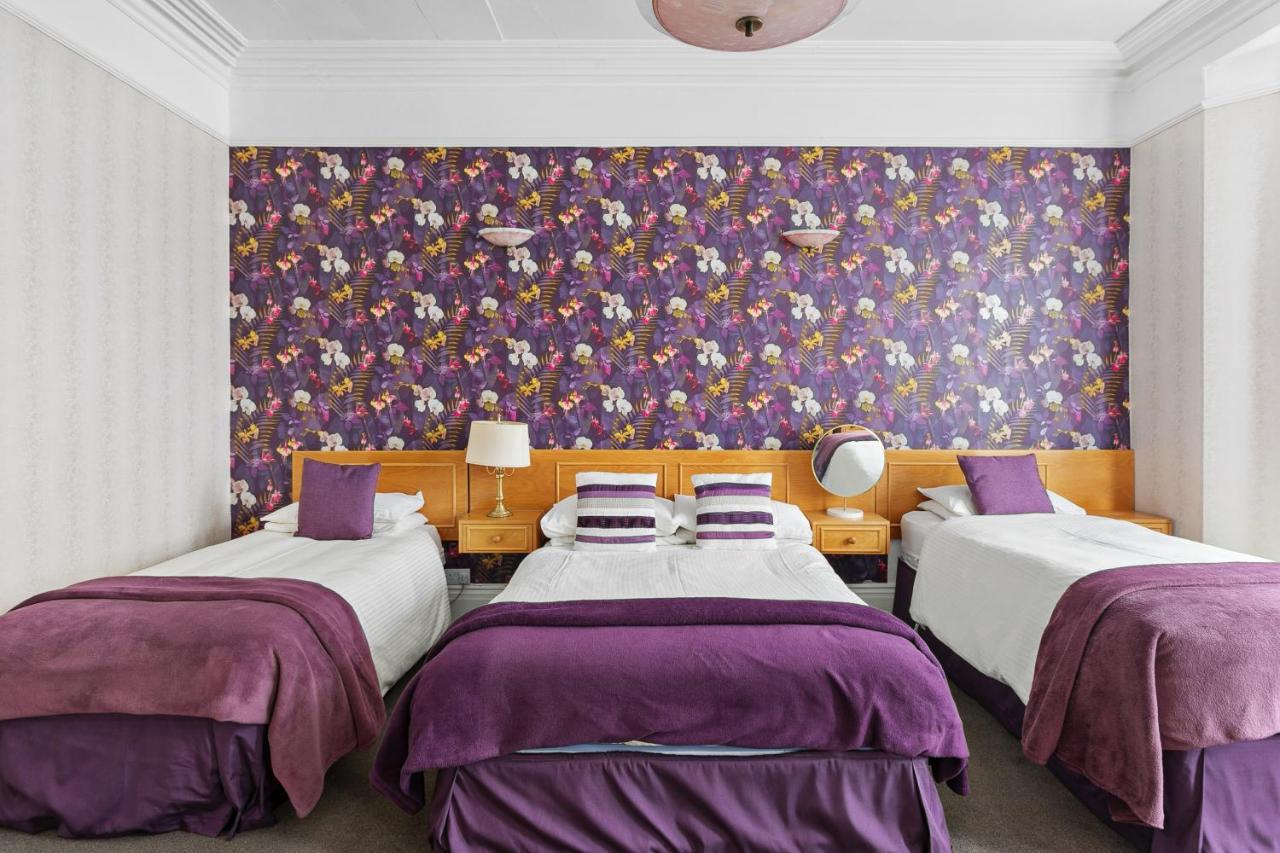 Family Room,1380338945:JPEG