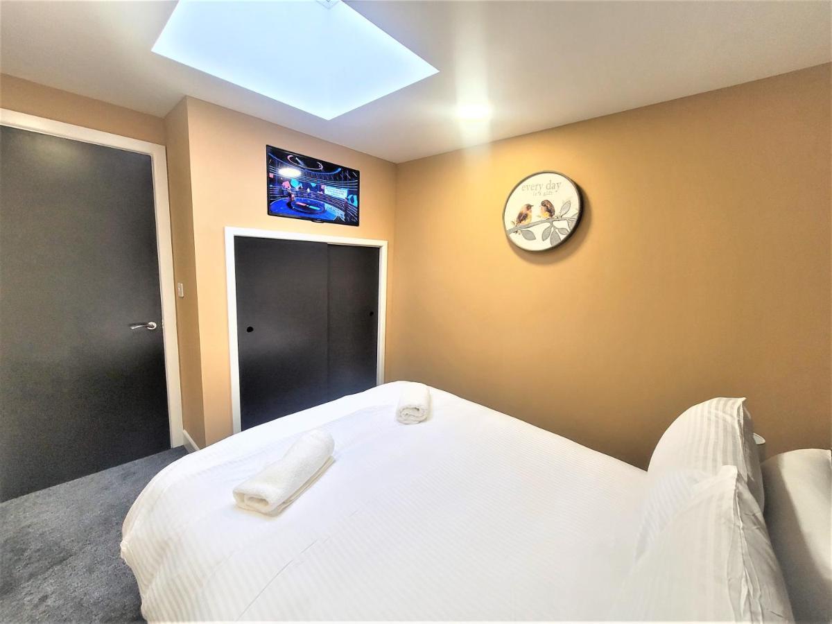 Two-Bedroom Apartment,1380478454:JPEG