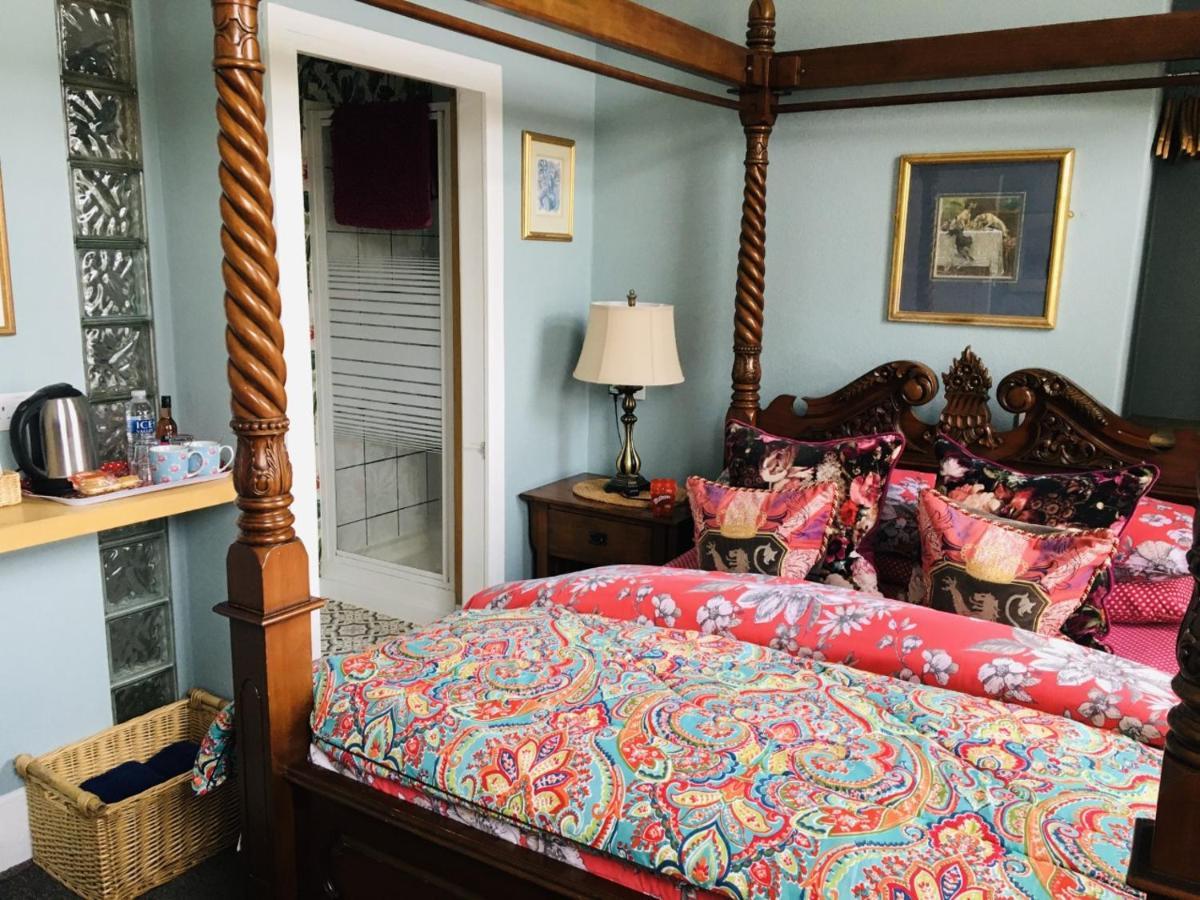 Double Room,1384655951:JPEG