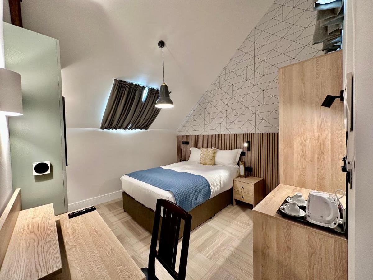 Queen Single,1542549676:JPEG