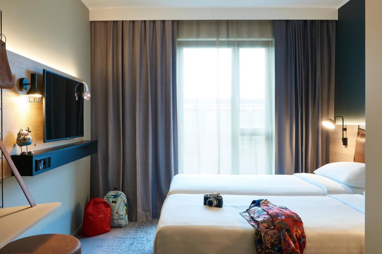 Moxy Twin Room,1539574963:JPEG
