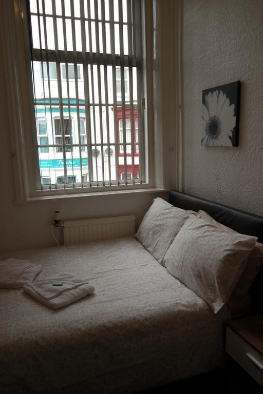 Small Double Room,140193762:JPEG