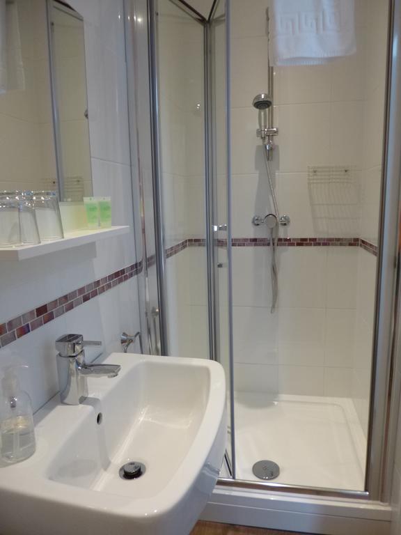 Deluxe Double Room with Shower