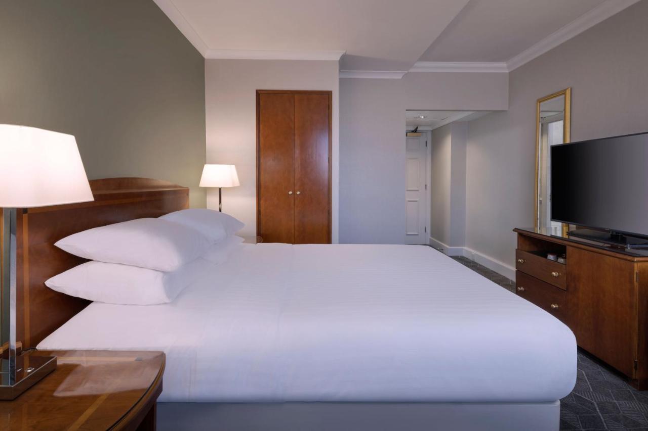 Deluxe Queen Room,1528816375:JPEG