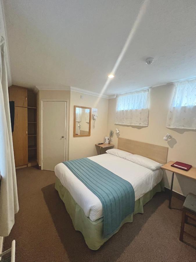 Budget Double Room,1420697901:JPEG
