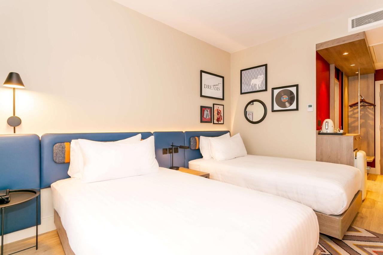 Twin Room,1557085693:JPEG