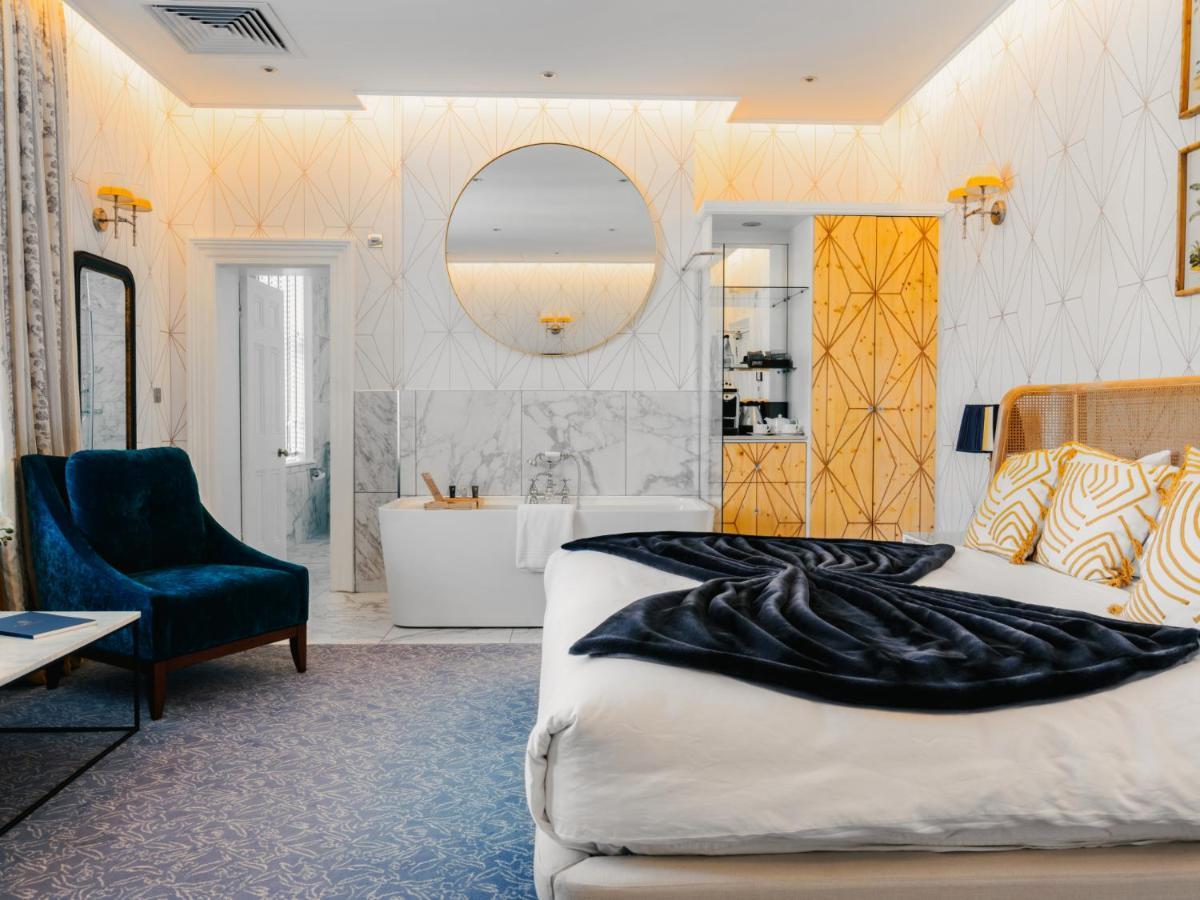 Feature Room,1362236834:JPEG
