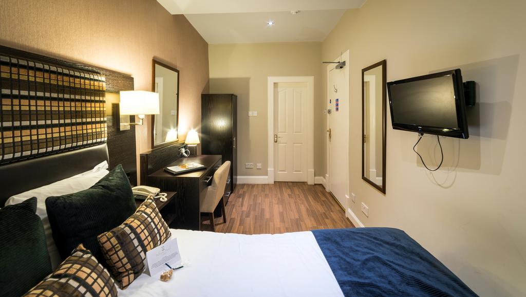 Small Double Room,1588047528:JPEG