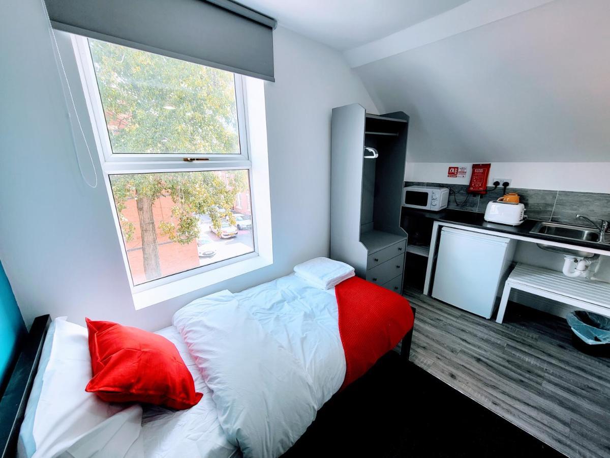 Single Room with Private Bathroom,1549745023:JPEG