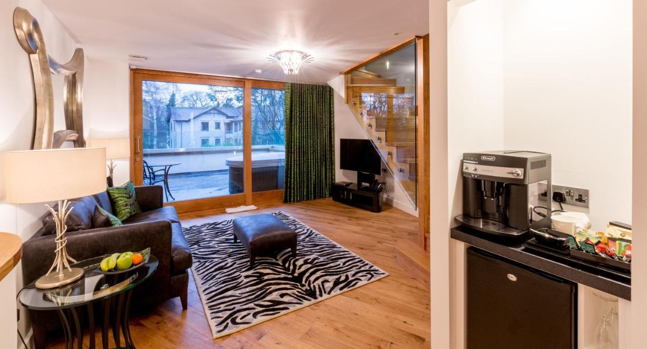 Luxury Suite with Hot Tub