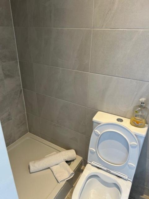 Single Room with Private Bathroom