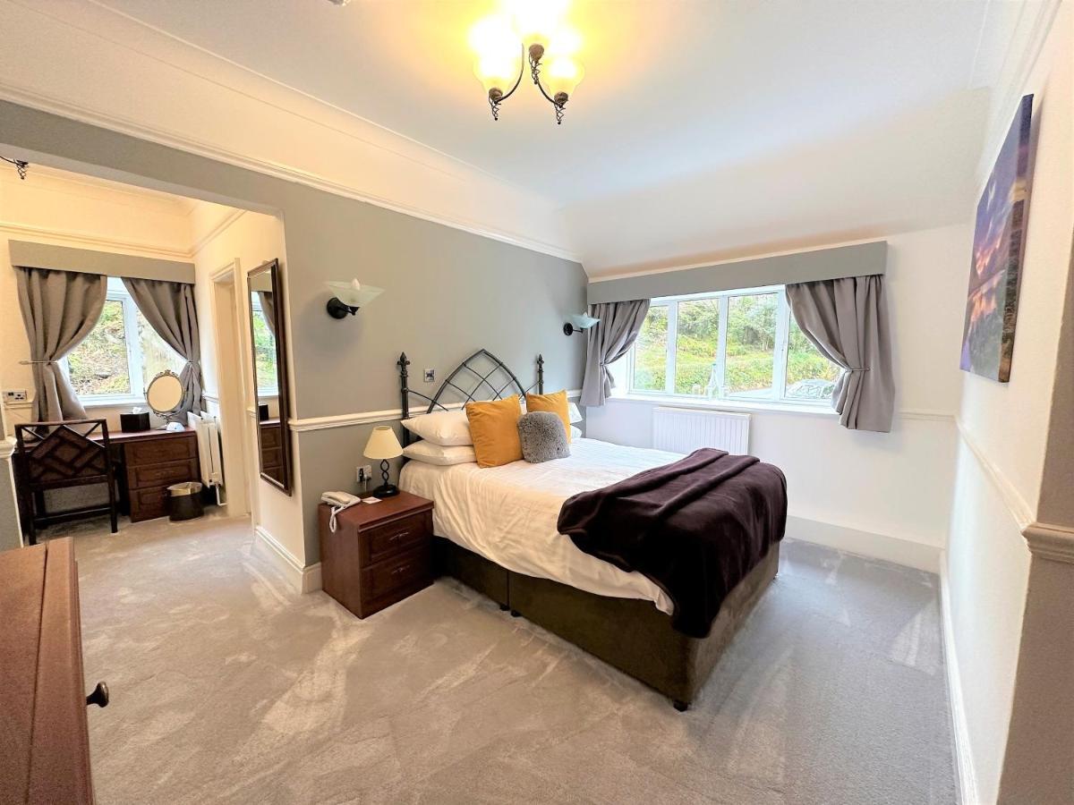 Standard Family Room,1498541653:JPEG