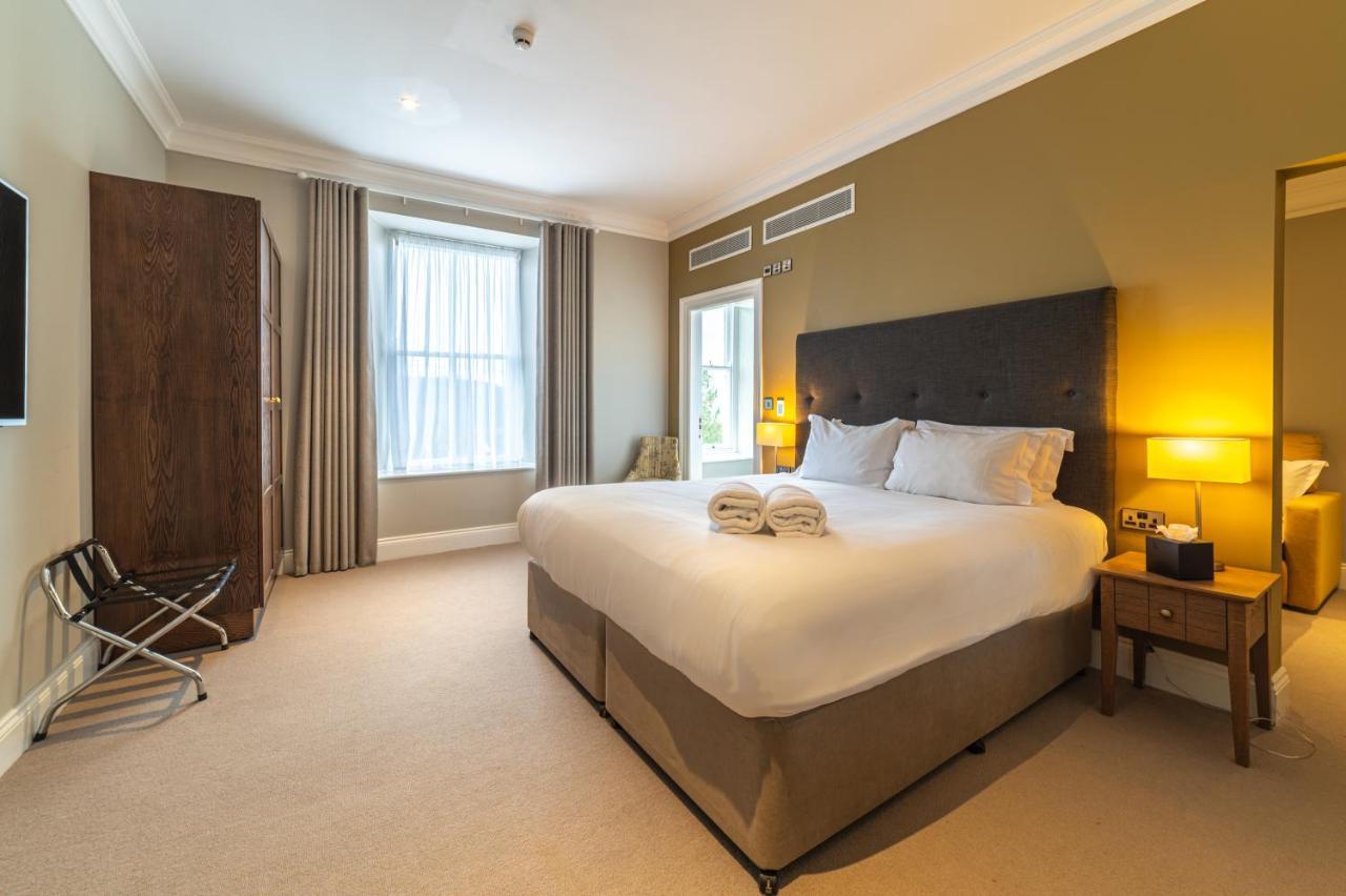 Family Room Lake View (Not Pet Friendly),1498558819:JPEG